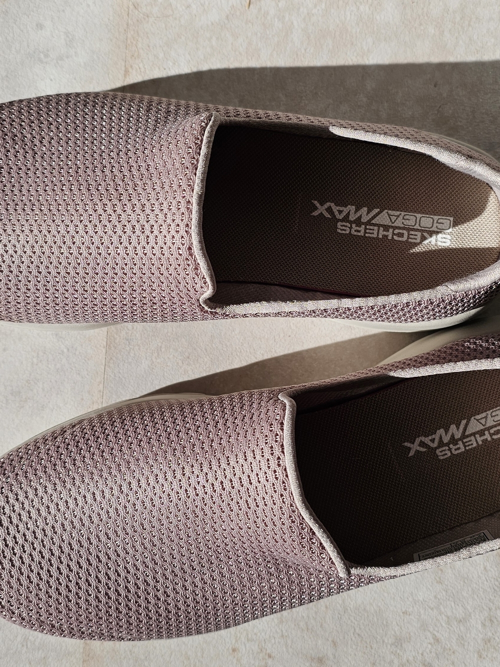 Skechers Goga Max Slip-On Women's Loafers